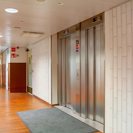 Omena Centre Hotel 3*
