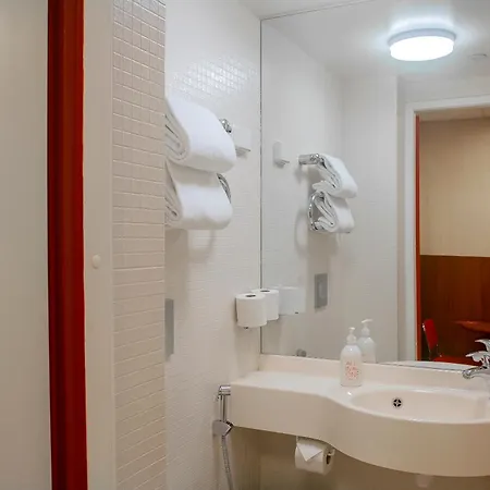 Omena Centre Hotel