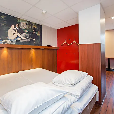 Hotel Omena Centre 3*