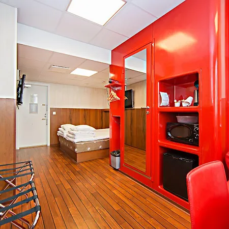 Omena Centre Hotel