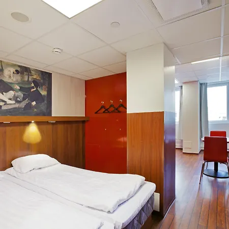 Omena Centre Hotel 3*