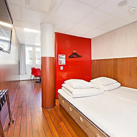 Omena Centre Hotel