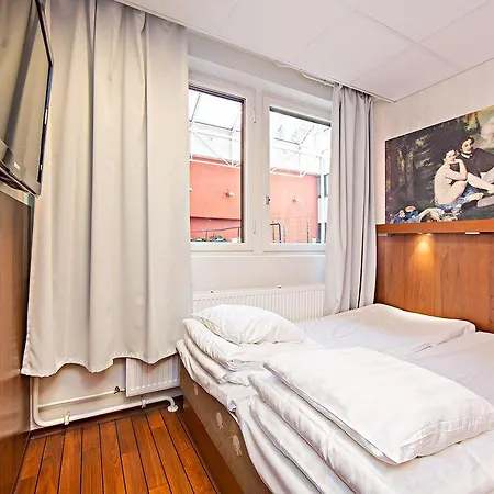 Omena Centre Hotel 3*