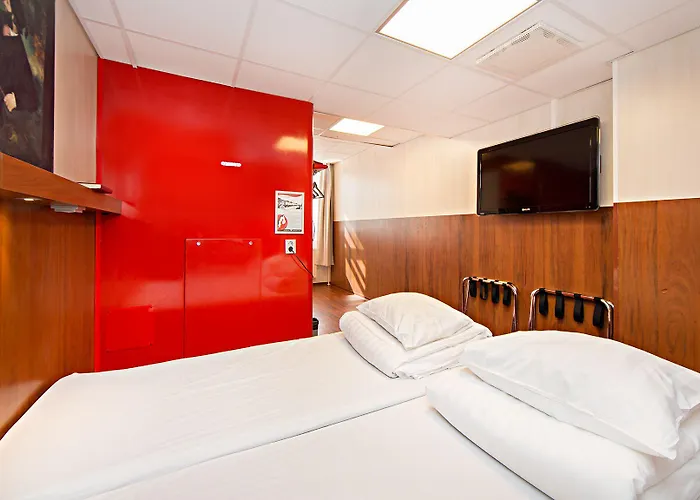 Hotel Omena Centre 3*