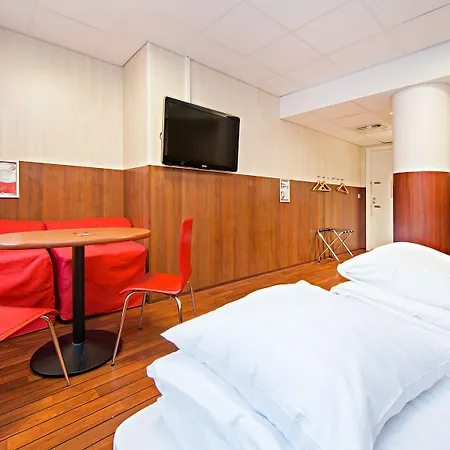 أومينا سيتي سنتر فندق 3*