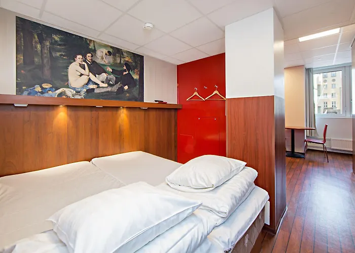 Hotel Omena Centre 3*